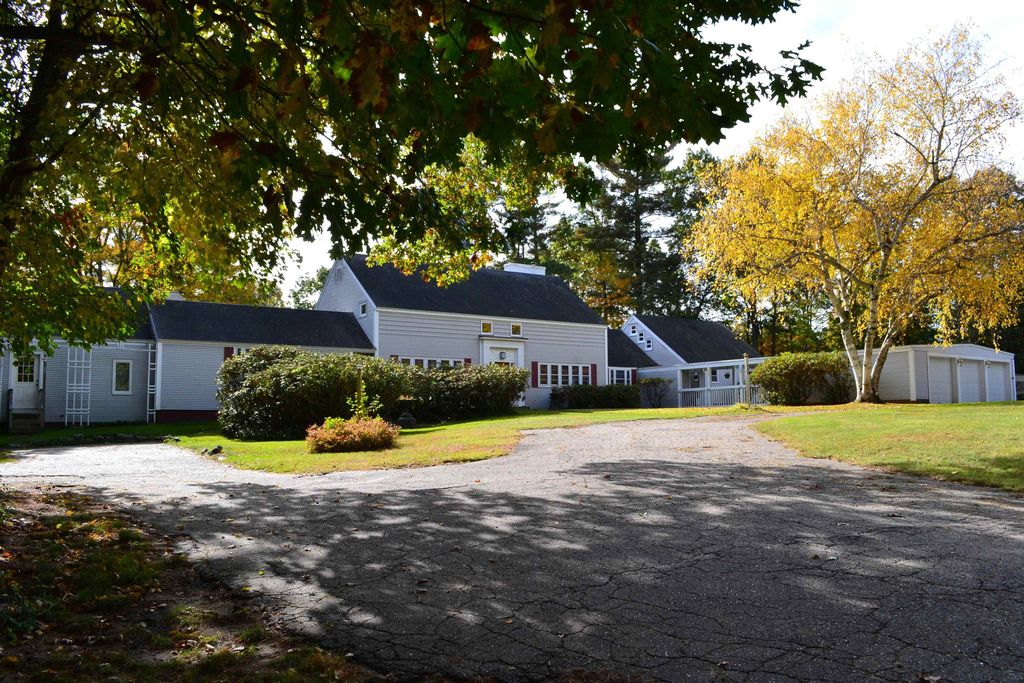 546 Middle Rd, Dover, NH 03820