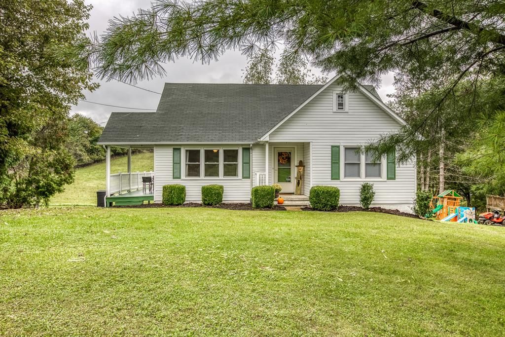 1052 Terrace Dr, Marion, VA 24354 See Est. Value, Schools & More