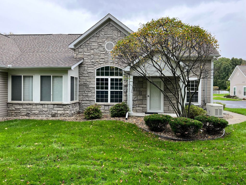 198 Ashton Lake Dr, Battle Creek, MI 49015