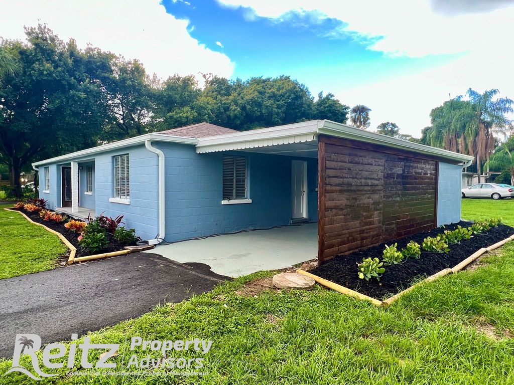 1539 Piney Rd, North Fort Myers, FL 33903