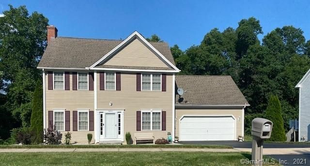 18 Curry Ln, East Hampton, CT 06424
