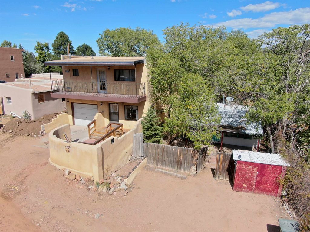 608 1/2 Camino De La Luz, Santa Fe, NM 87505
