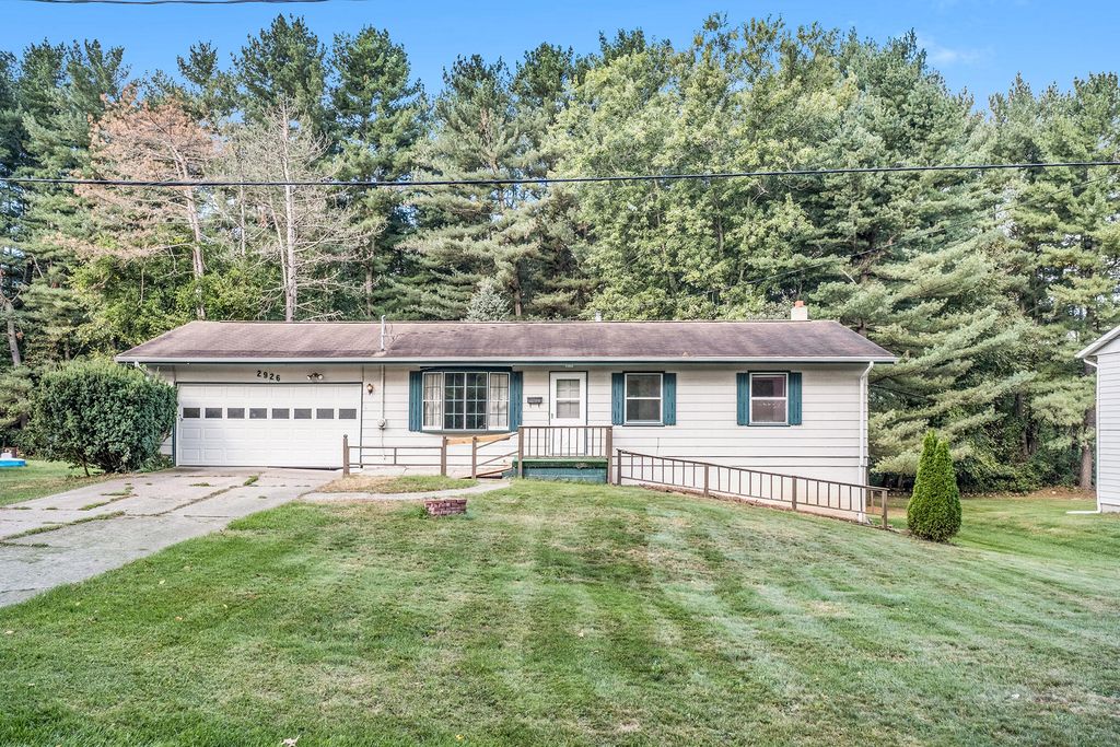 2926 S Sandstone Rd, Jackson, MI 49201