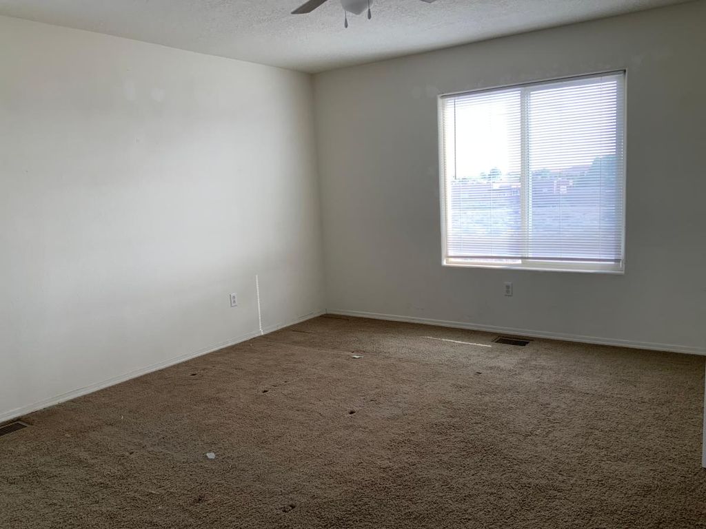 932 Waterfall Dr NE, Rio Rancho, NM 87144