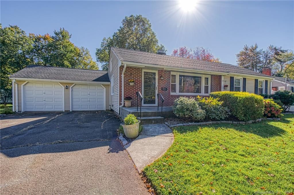 96 Clearfield Rd, Wethersfield, CT 06109