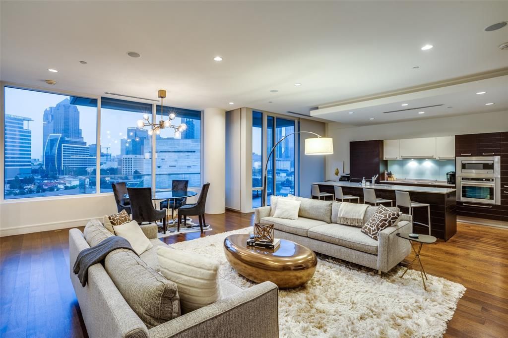 2408 Victory Park Ln #836, Dallas, TX 75219
