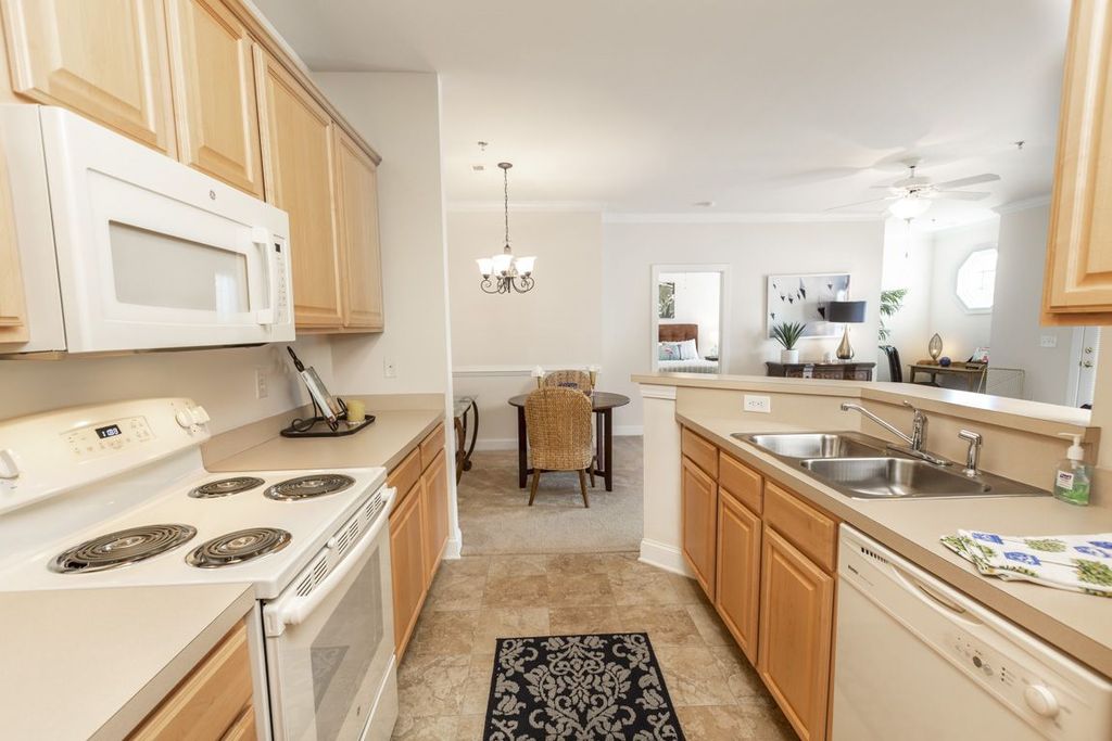 2118 Silvercrest Dr, Myrtle Beach, SC 29579