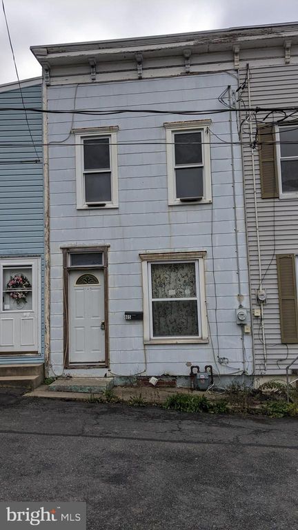 805 Vine St, Pottsville, PA 17901