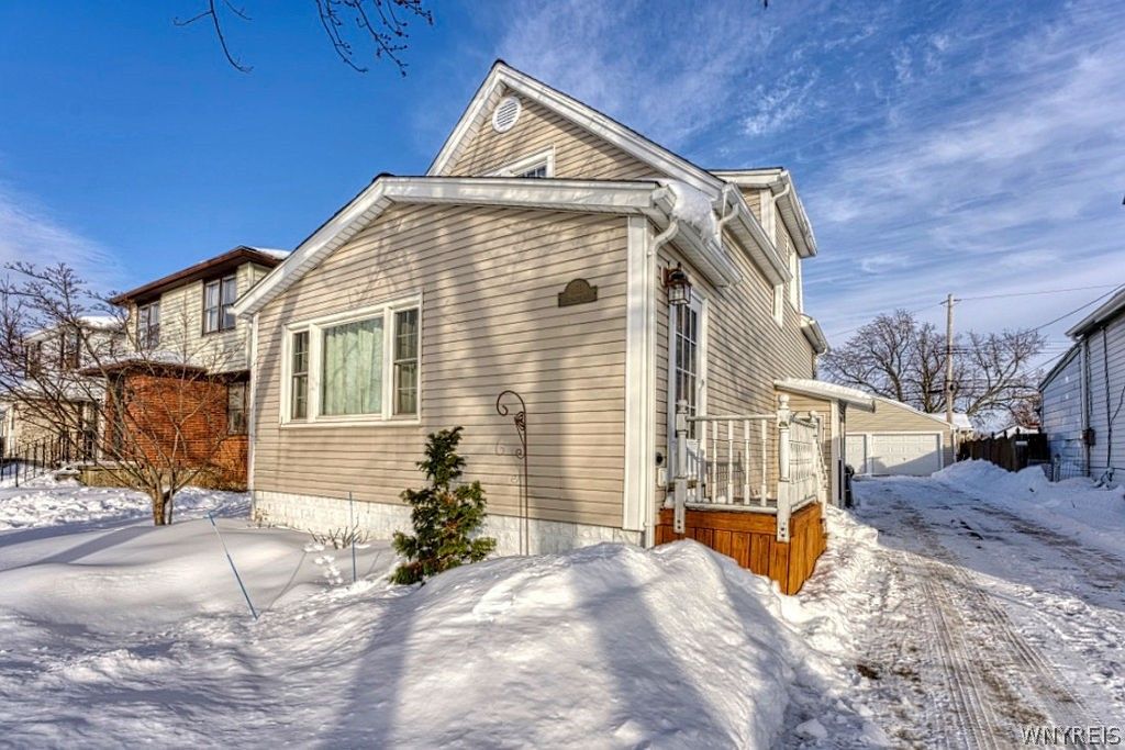 463 University Ave, Buffalo, NY 14223