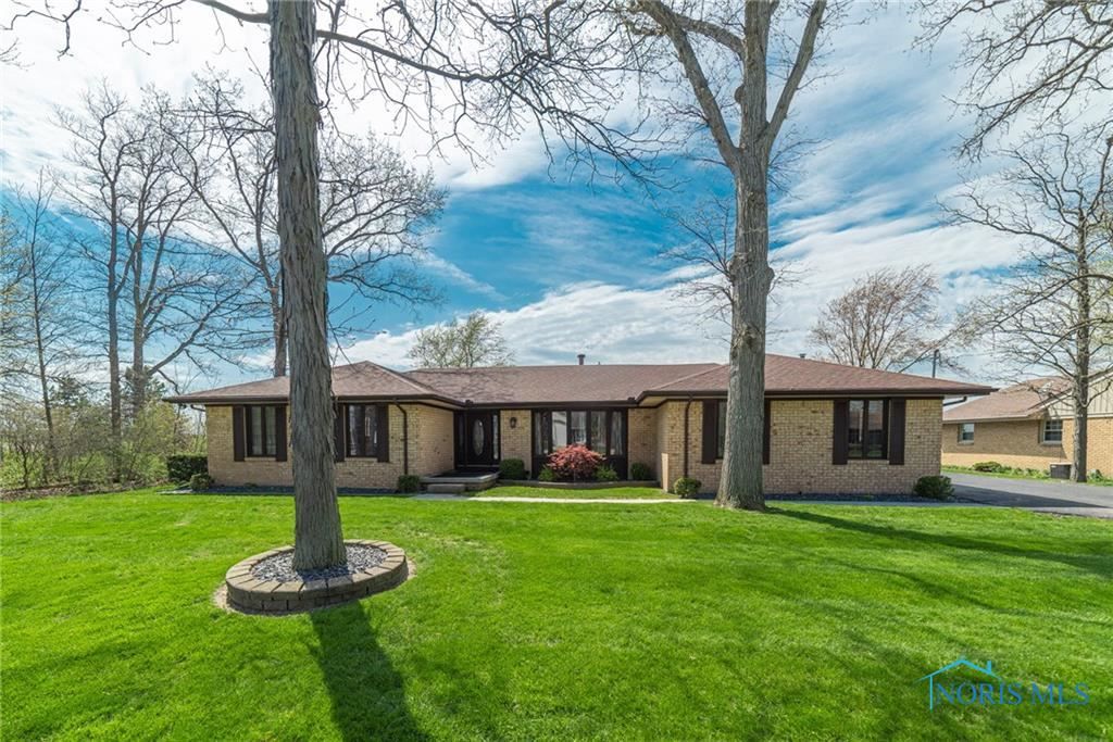 26847 Woodland Ct, Millbury, OH 4 Bed, 3 Bath SingleFamily Home 40