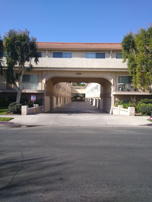 10215 Variel Ave #16, Chatsworth, CA 91311