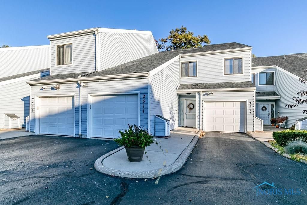 2511 W Village Dr Toledo Oh 43614 Trulia 2511 W Village Dr Toledo Oh, Garage Doors Toledo Oh