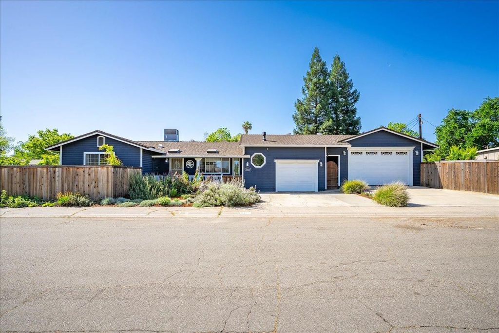 5324 Ridgefield Ave, Carmichael, CA 95608