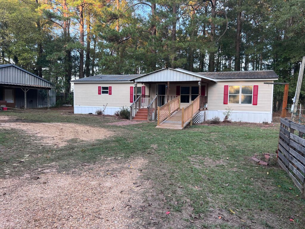 192 Armstrong Rd, Columbia, MS 39429