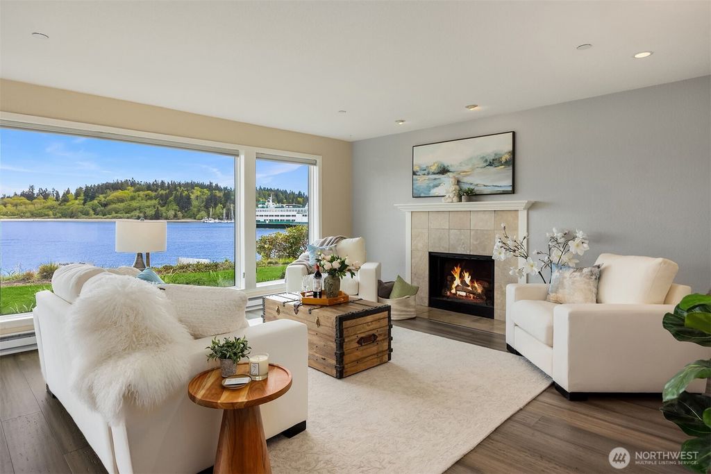 428 Harborview Drive SE #114, Bainbridge Island, WA 98110