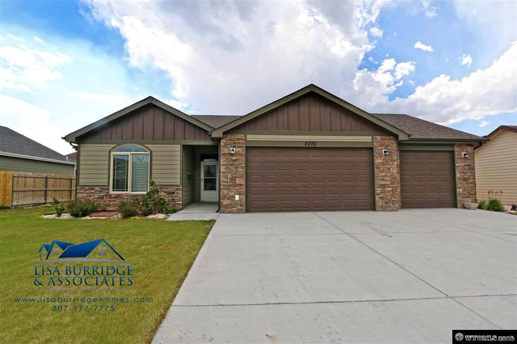 2570 Grove St, Casper, WY 82609