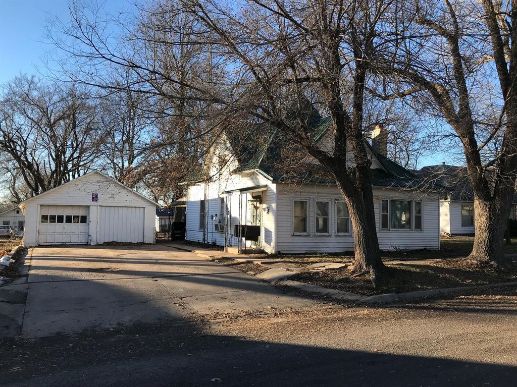 317 N 13th St, Sabetha, KS 66534 Trulia