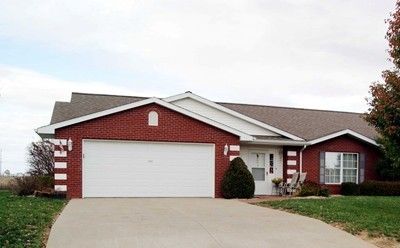 3202 Cherokee Dr, Marion, IL 62959