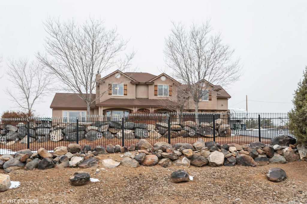 507 N Spanish Trail Dr, Veyo, UT 84782
