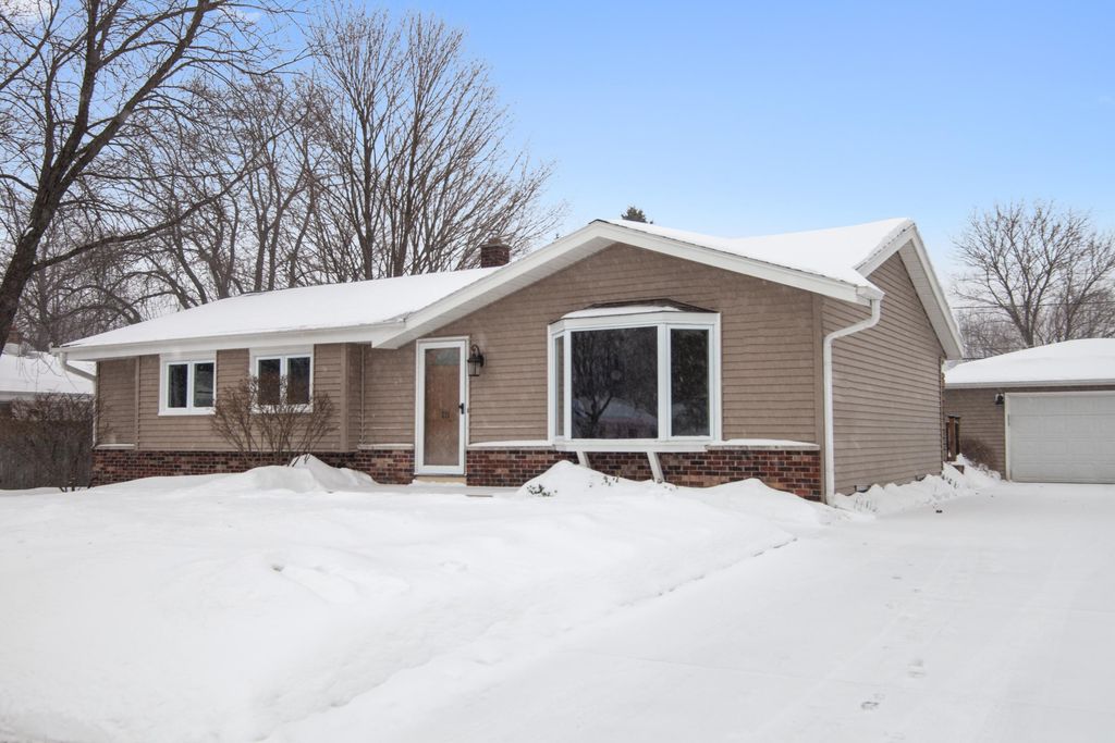 211 W Juniper Dr, Grafton, WI 53024 Trulia