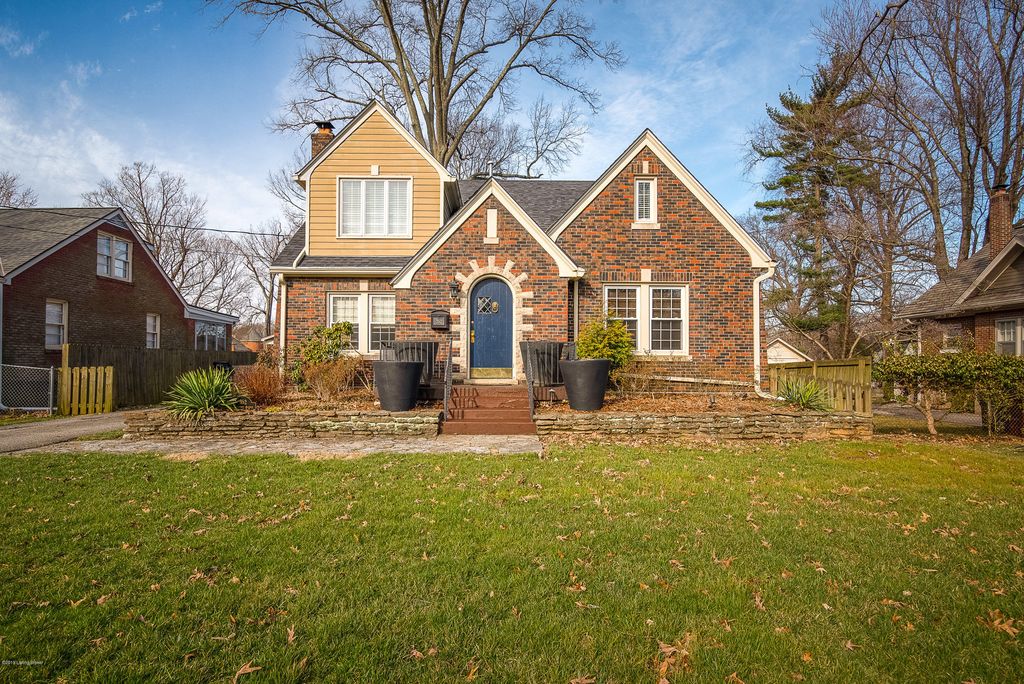 352 Ridgeway Ave, Saint Matthews, KY 5 Bed, 3 Bath SingleFamily Home