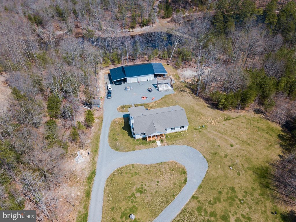 14249 S River Rd, Woodford, VA 3 Bed, 2 Bath SingleFamily Home 24