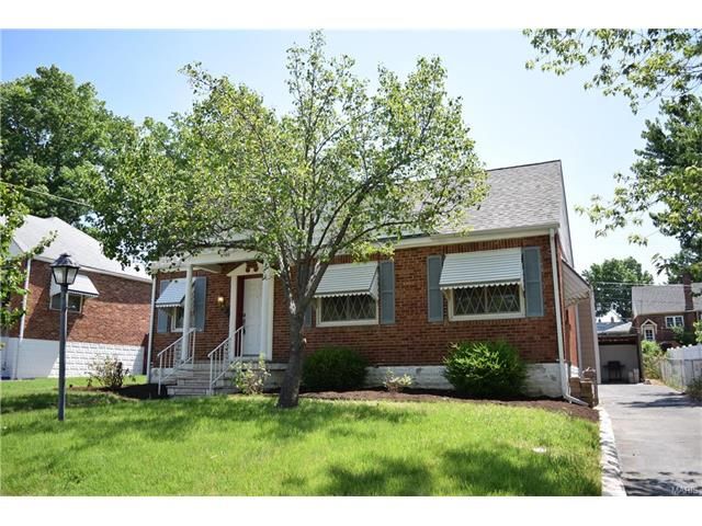 8700 Neier Ln, Saint Louis, MO 63123