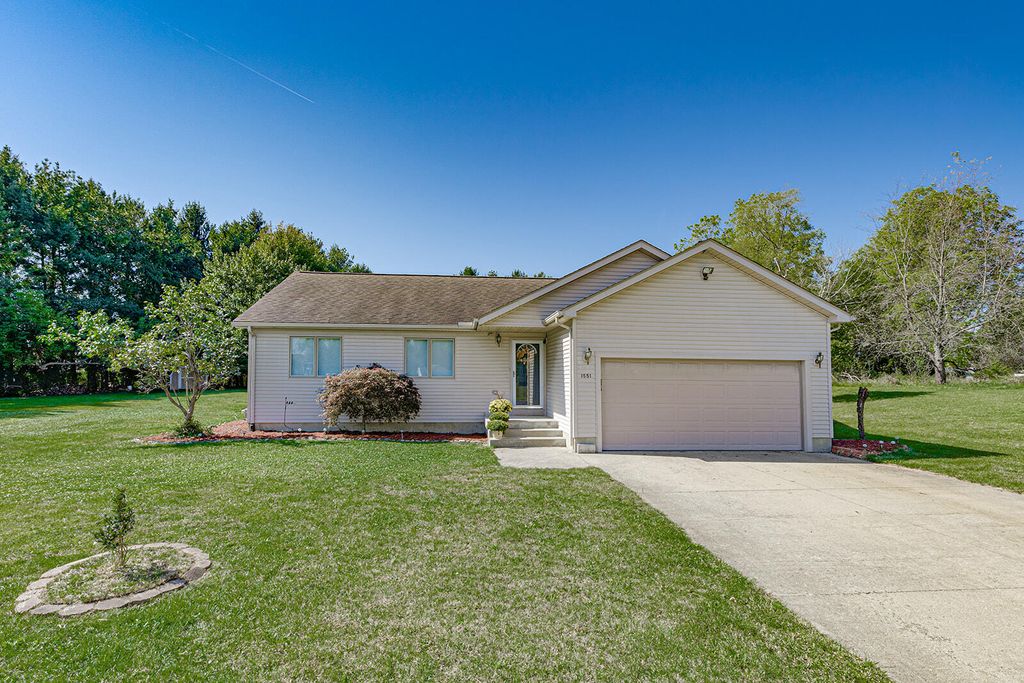 1551 Samaritan Dr, Jackson, MI 49203