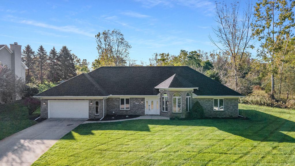 10480 Country Club Dr, Richland, MI 49083