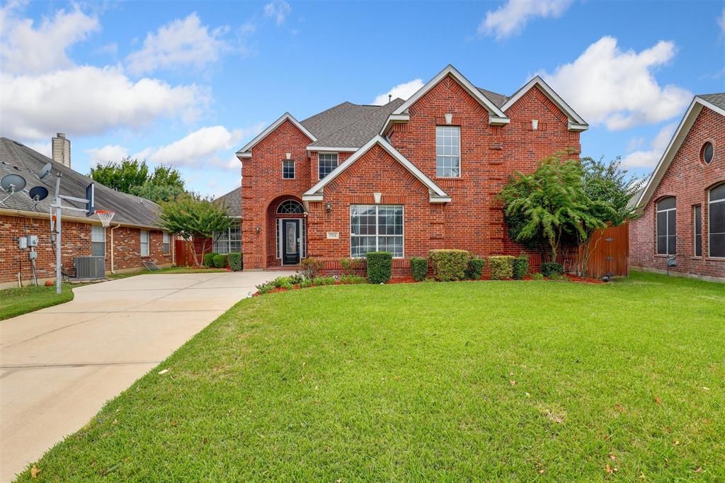 7711 Buccaneer Cir, Arlington, TX 76016