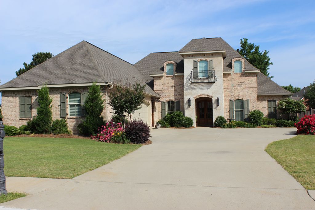 104 Bella Vista Dr, Brandon, MS 39042