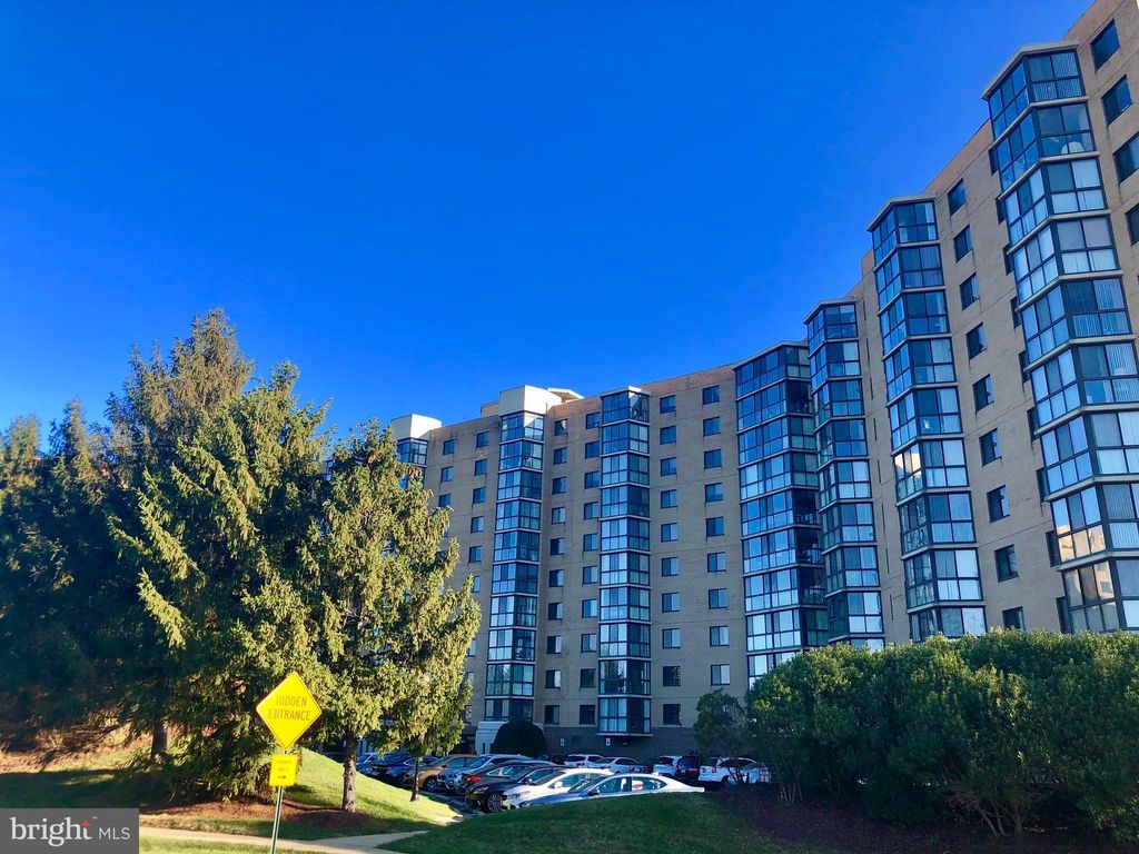 3310 N Leisure World Blvd #208, Silver Spring, MD 20906