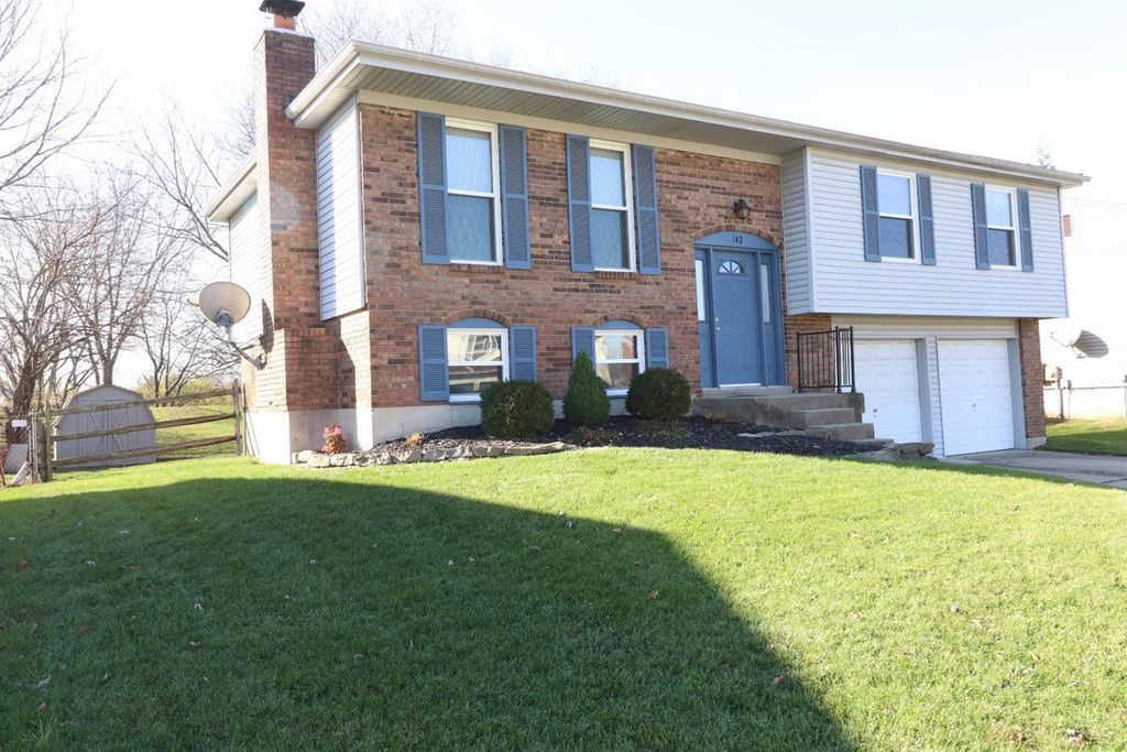 142 Country View Dr, Harrison, OH 45030
