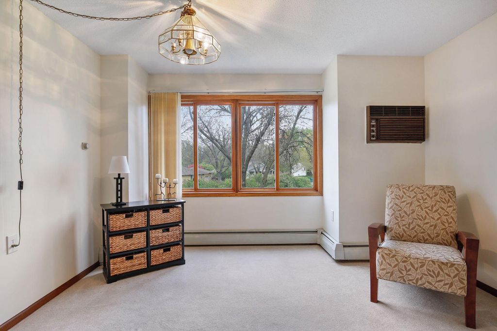 4400 36th Ave N #251, Robbinsdale, MN 55422