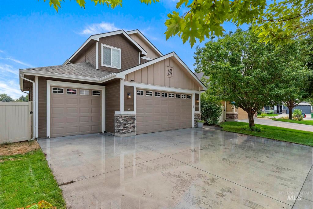 3430 S Ascaino Ave, Meridian, ID 83642