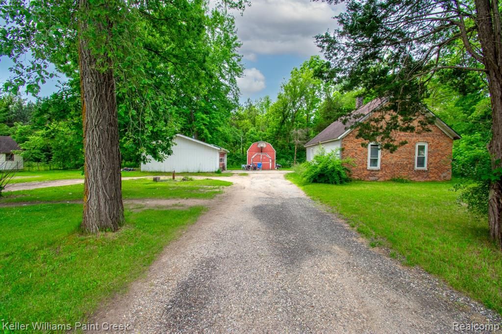 1500 E Deckerville Rd, Caro, MI 48723 MLS 20240043840 Trulia