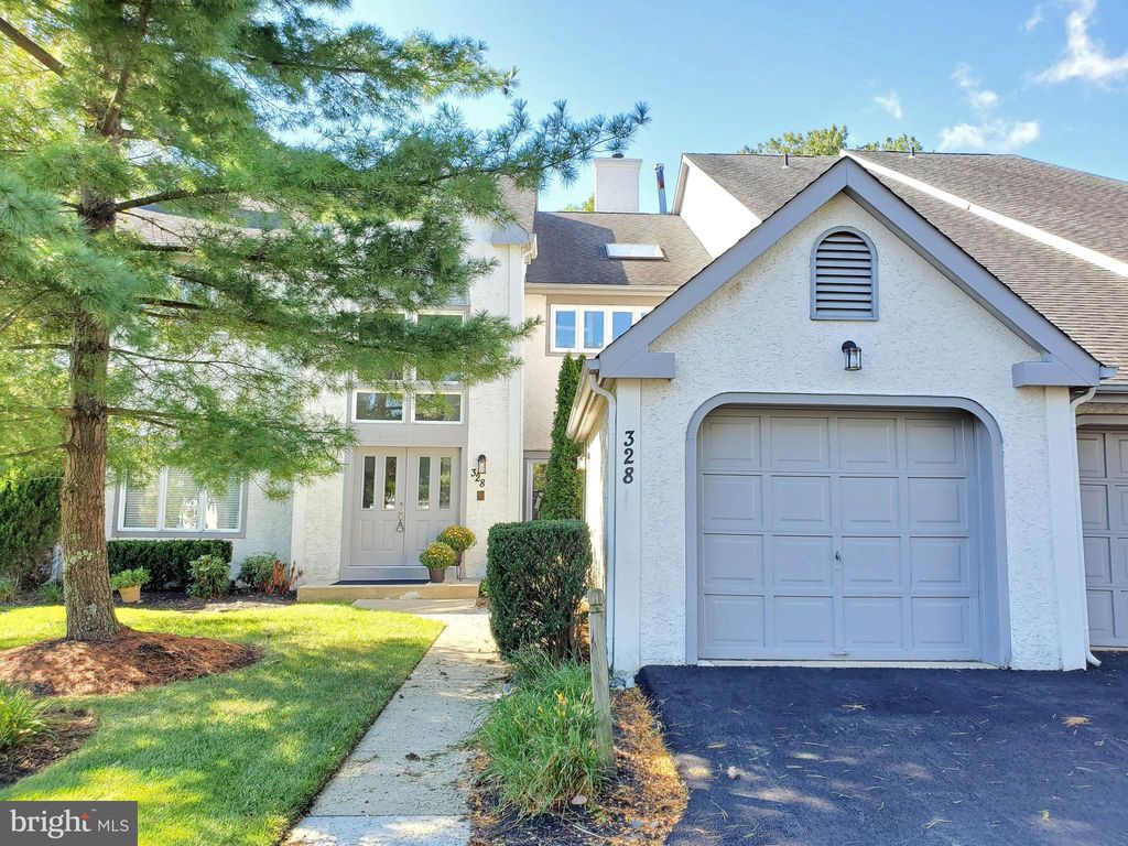 328 Chanticleer, Cherry Hill, NJ 08003