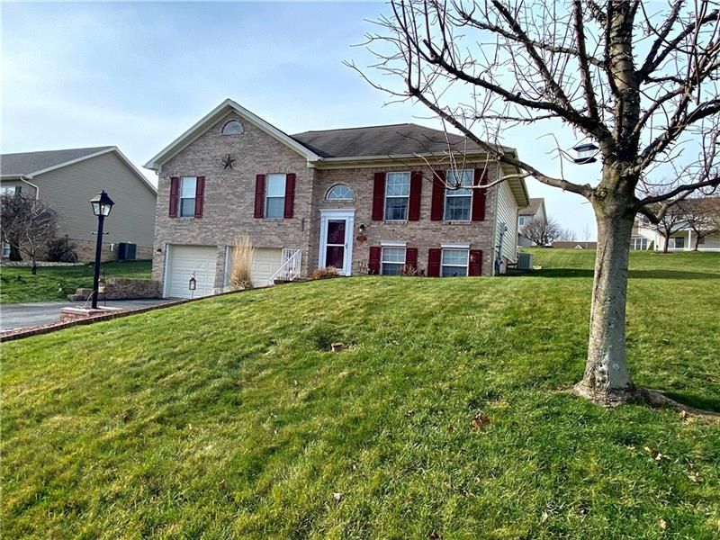 1006 Blue Ridge Dr, Latrobe, PA 15650