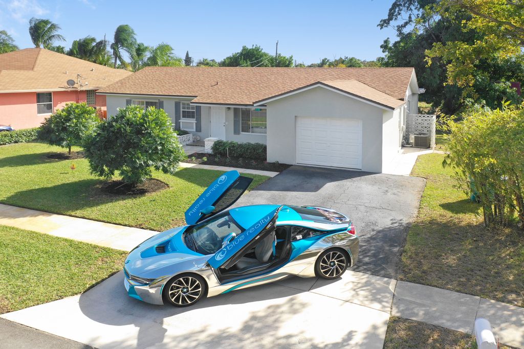 134 SE 26th Ave, Boynton Beach, FL 33435