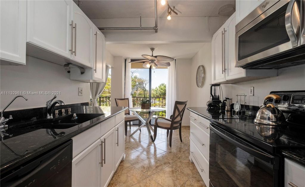 210 174th St #310, North Miami Beach, FL 33160