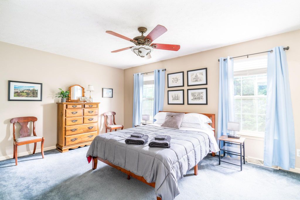 140 Mulberry Cir, Lynchburg, VA 24502