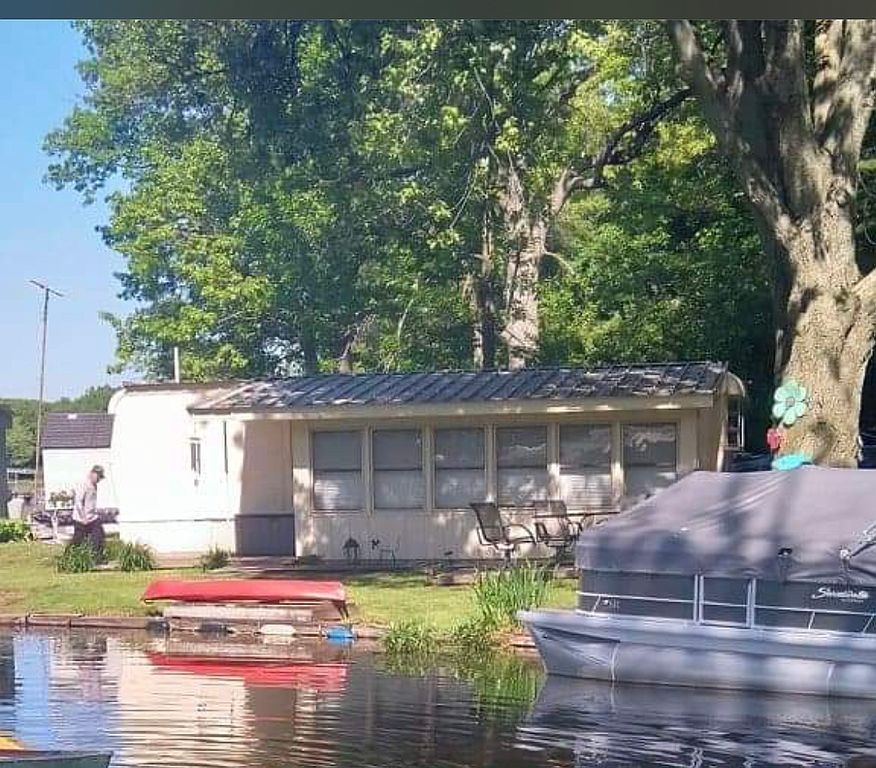 12337 Laird Rd, Brooklyn, MI 49230