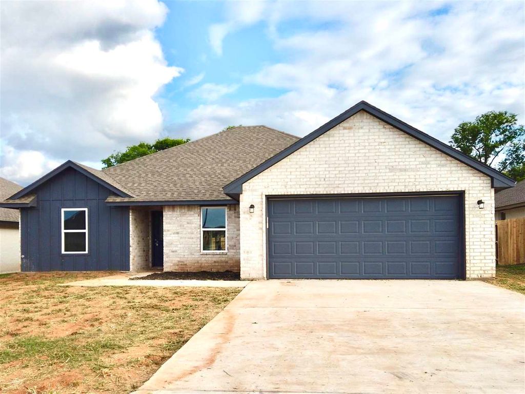 204 NW Elm Ave, Cache, OK 73527 MLS 166371 Trulia