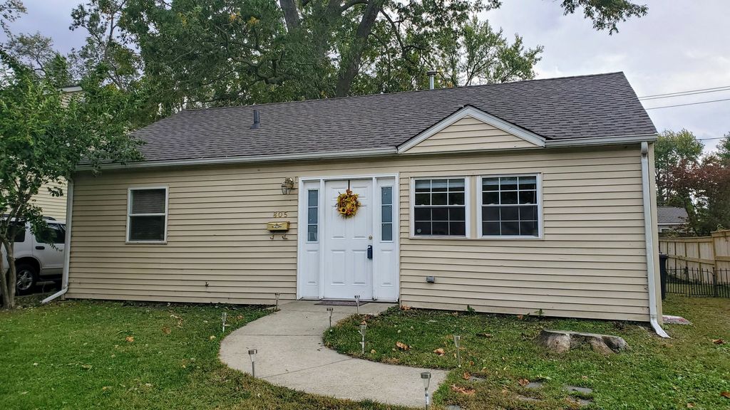 805 Hawthorne Dr, Urbana, IL 61801