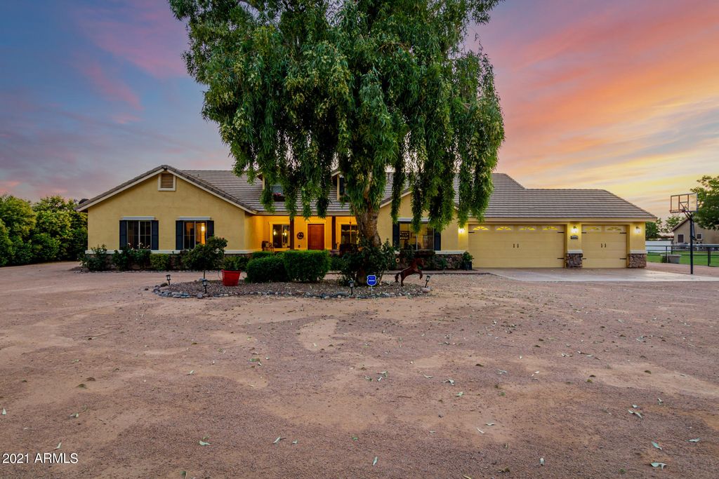 39800 N Prince Ave, San Tan Valley, AZ 85140