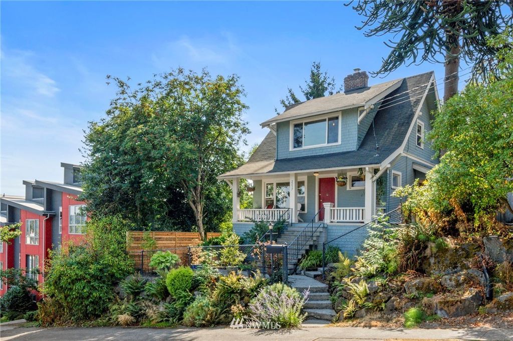 2217 W Ruffner St, Seattle, WA 98199