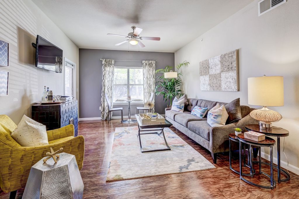 14811 Huebner Rd, San Antonio, TX 78231