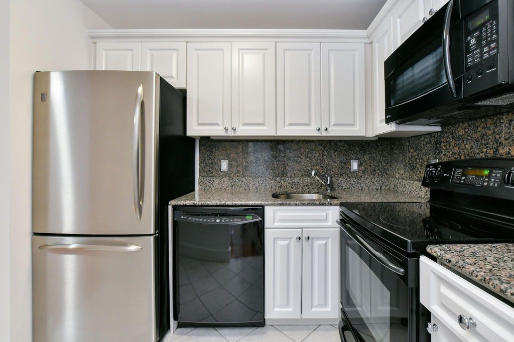 28 Exeter St, Boston, MA 02116
