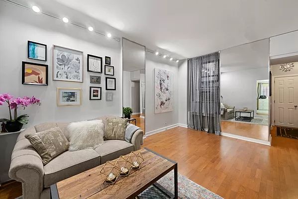 138 E 36th St #1B, New York, NY 10016