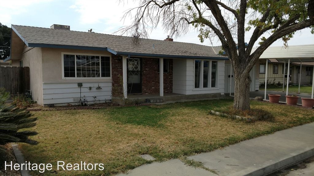 1485 Mulberry Ln, Lemoore, CA 93245